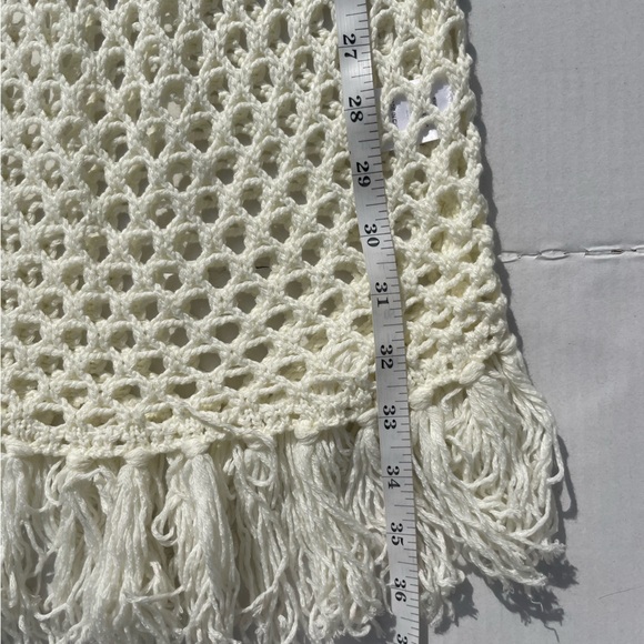 Superdown White Fringe Crochet Cover-Up - Picture 5 of 6